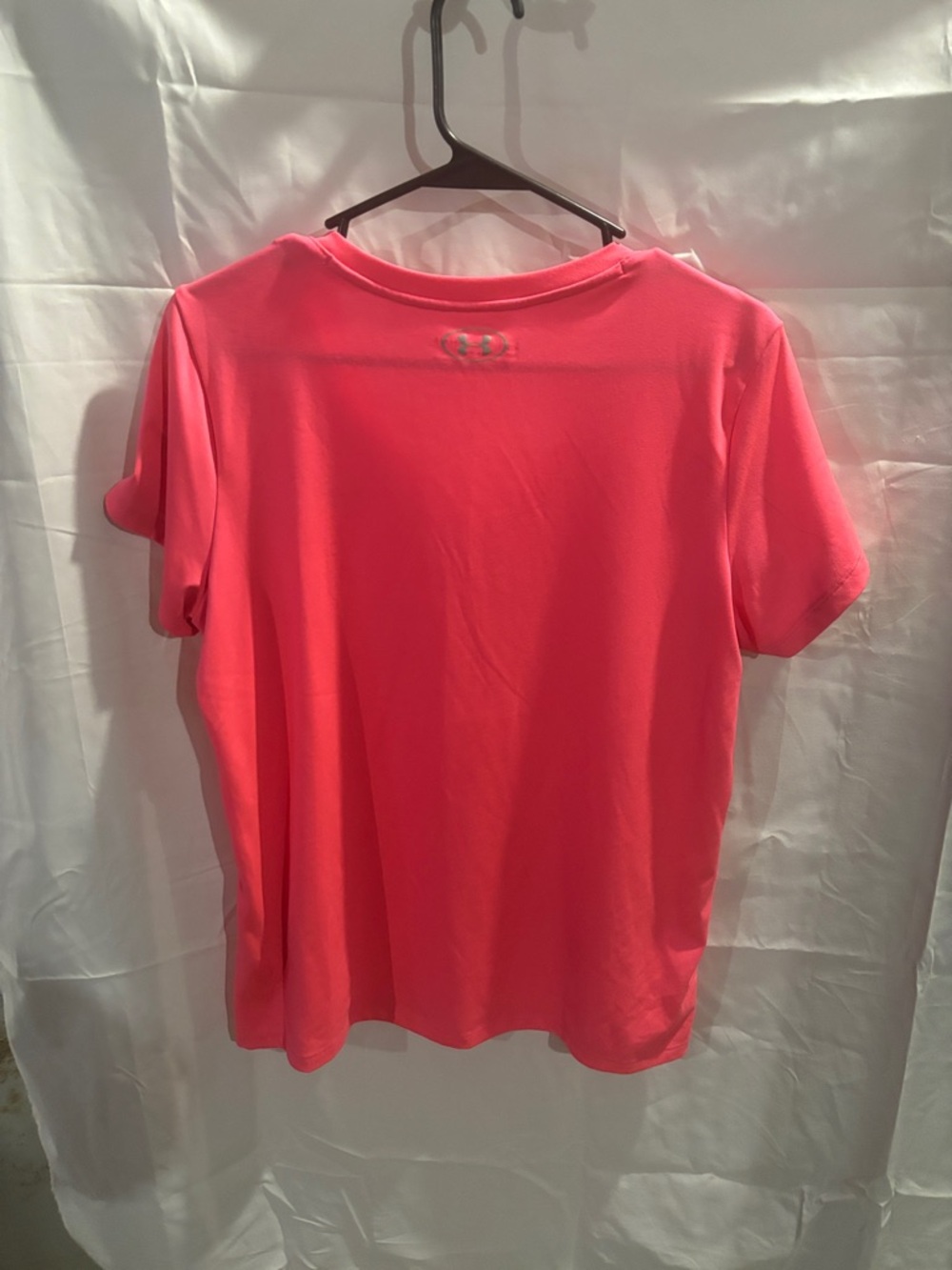 Under Armour Women’s V-Neck Performance Tee - Hot Pink - Picture 5 of 5